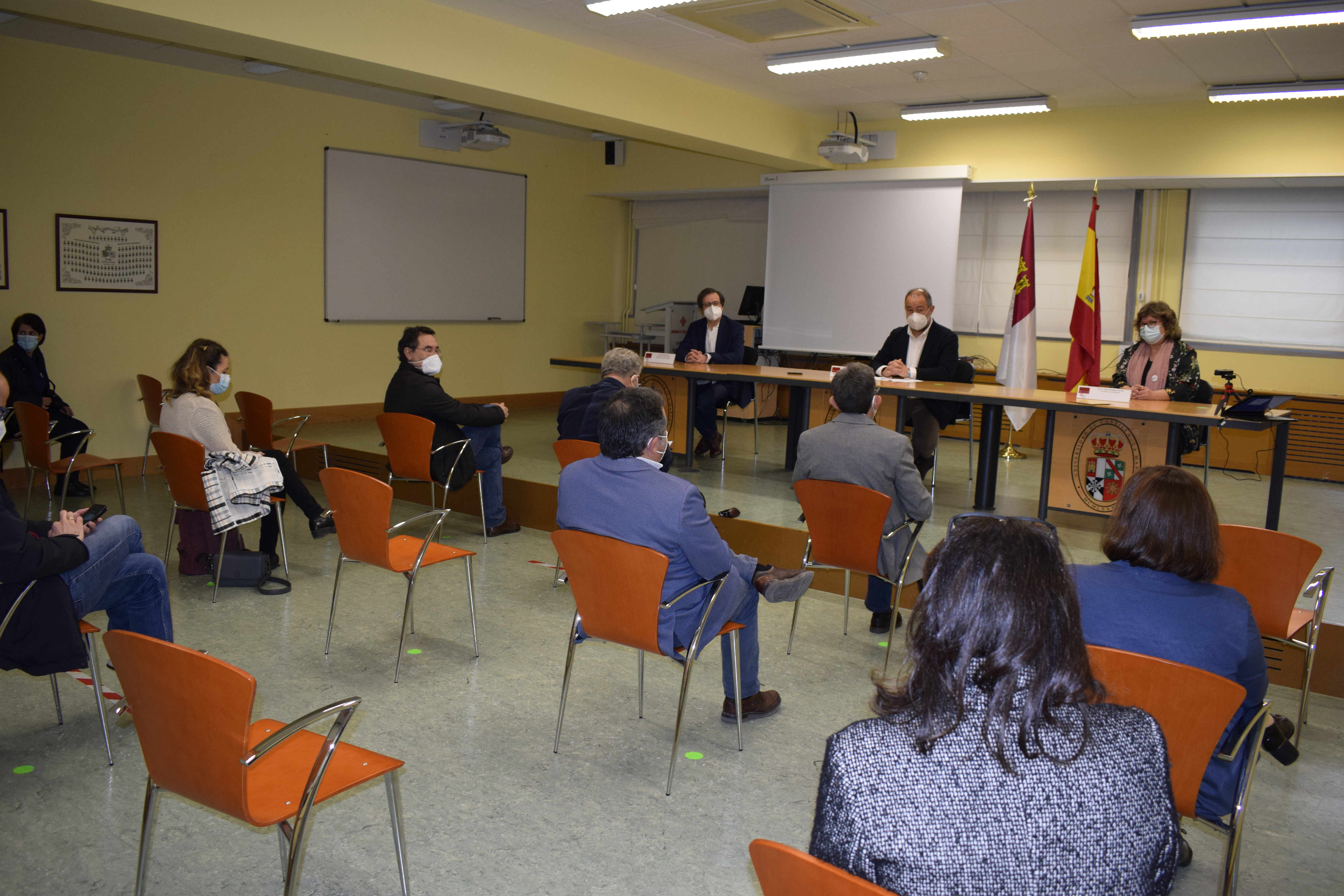 Inauguración de la exposición 'Mujeres ingeniosas: la ingeniería en femenino' (Foto: UCLM).