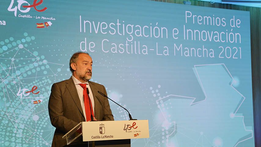 Julián Garde, rector de la UCLM, en los Premios regionales a la Investigación e Innovación.