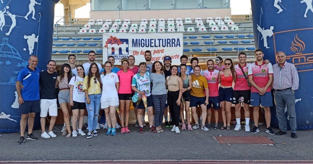 Los monitores y monitoras de las Escuelas Deportivas, presentes también en esta fiesta de clausura.