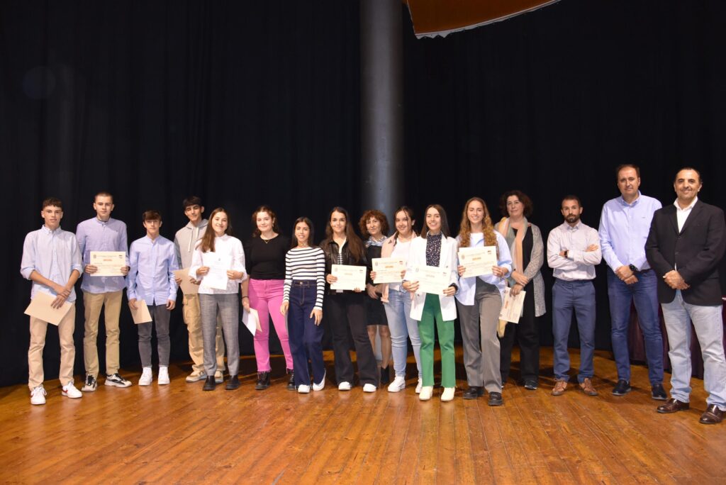 En total, 15 alumnos y alumnas de 4º de ESO recibieron este reconocimiento.