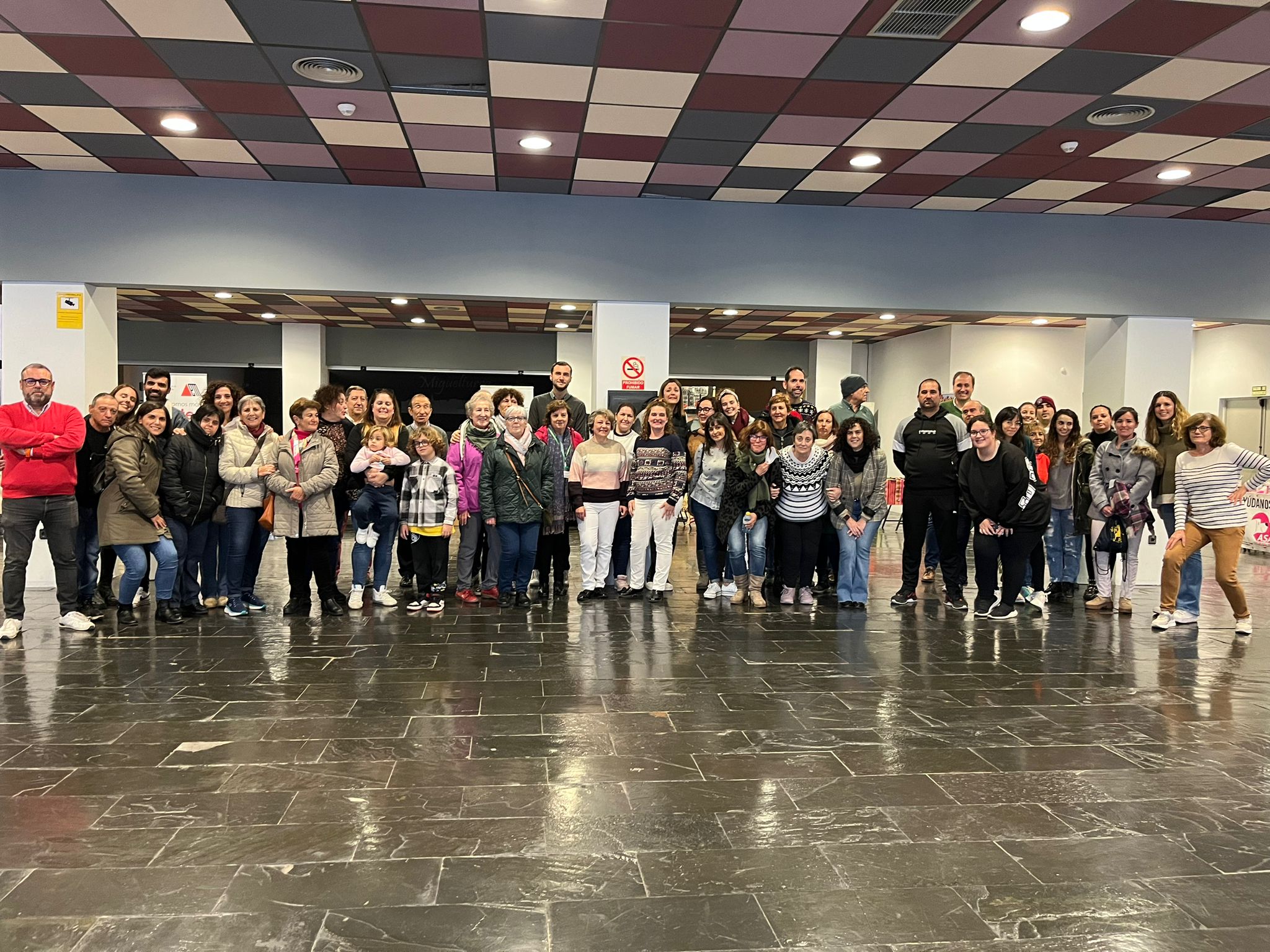 Xito En El Mercadillo Solidario De Navidad Organizado Por El Pp De Miguelturra Diario De