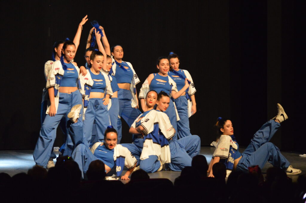 El festival de la Universidad Popular aunó ballet clásico, flamenco y baile moderno (Foto: Diario de Miguelturra).