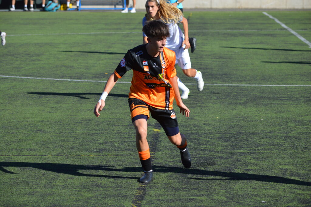 Héctor Sanz, jugador de la EFB Miguelturra (Foto: Diario de Miguelturra).
