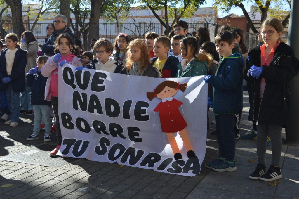 Pancarta elaborada por el Colegio Santísimo Cristo de la Misericordia (Foto: Diario de Miguelturra).