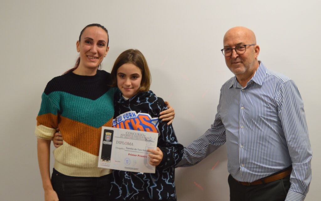 Familia de Toro Sánchez, ganadora del Concurso de adornos navideños en balcones y ventanas (Foto: Diario de Miguelturra).