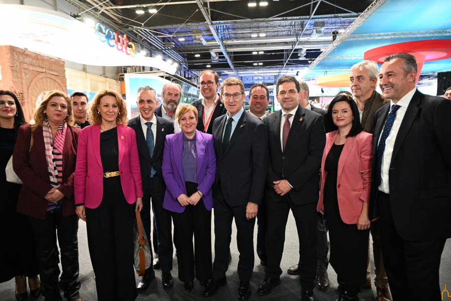 Feijoo, presidente del Partido Popular, visitó el stand de Castilla-La Mancha.