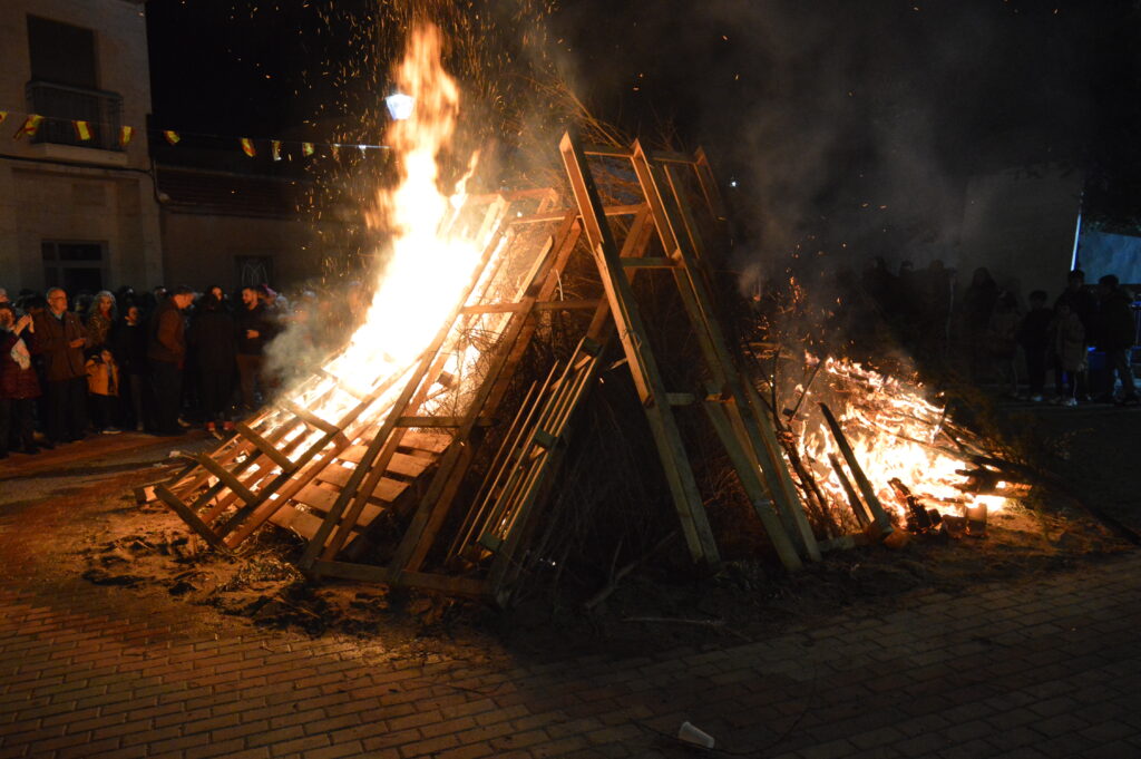 Hoguera de San Antón (Foto: Diario de Miguelturra).