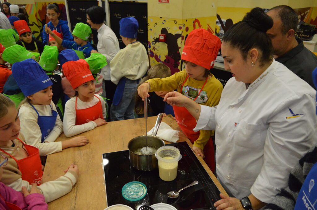 Taller Infantil de Fruta en Sartén (Foto: Diario de Miguelturra).