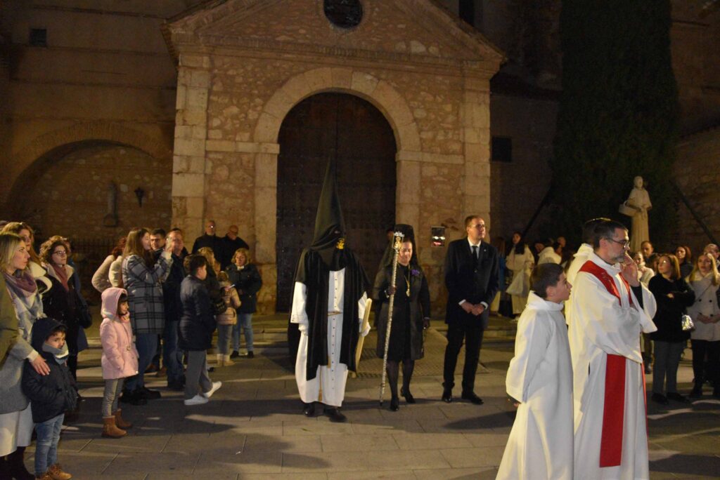 Luis Ramón Mohíno presidía la procesión del 'Santo Entierro'.