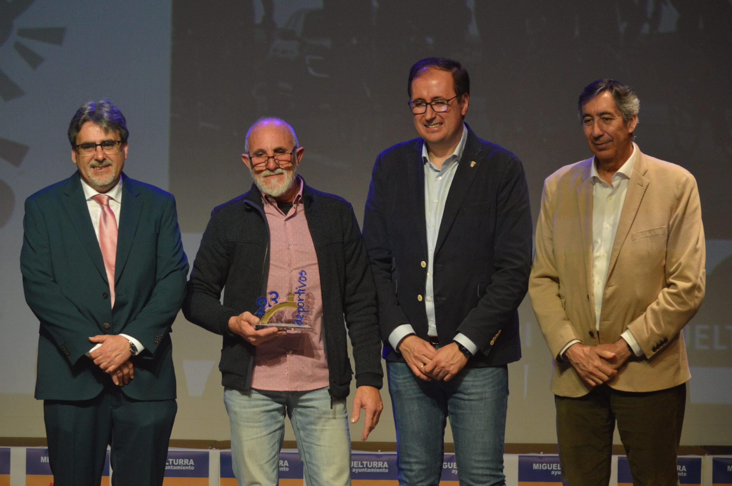 Una noche llena de humor,valores y emoción en la fiesta del deporte churriego