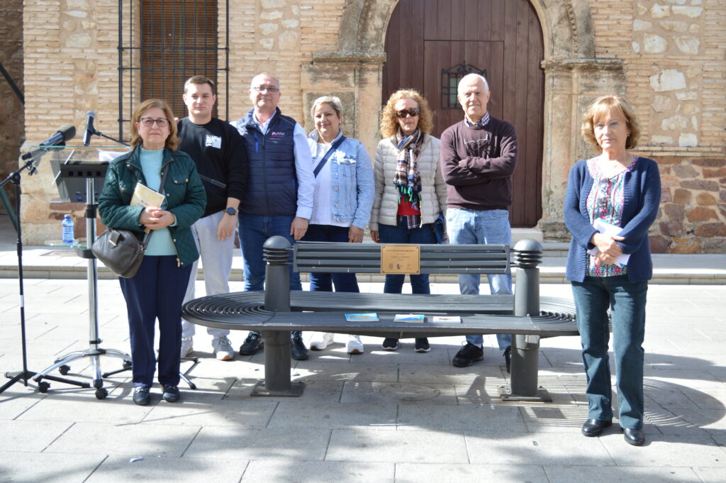 La familia de Mariano Mondéjar Soto no ha querido faltar a este homenaje (Foto: Diario de Miguelturra).