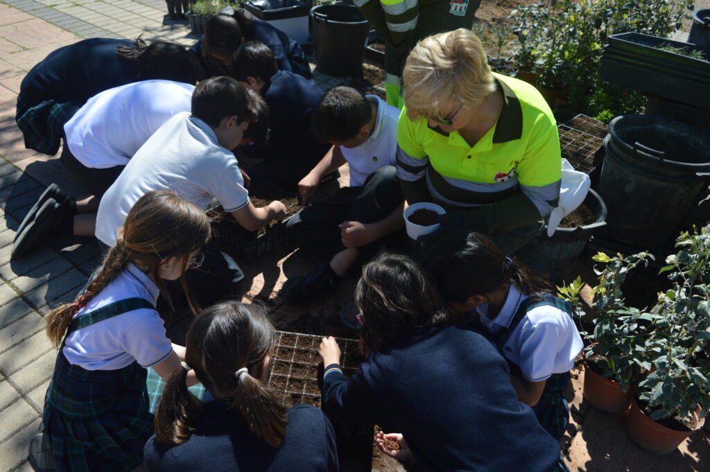 Los colegios de Miguelturra celebran el Día del Árbol (Foto: Aurora Herrero/Diario de Miguelturra).