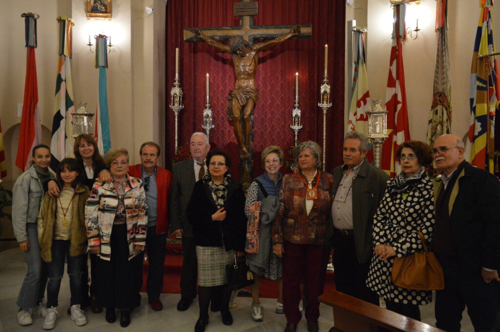 Multitud de amigos de Vicente y Gregoria han querido acompañarles en este homenaje (Foto: Diario de Miguelturra).