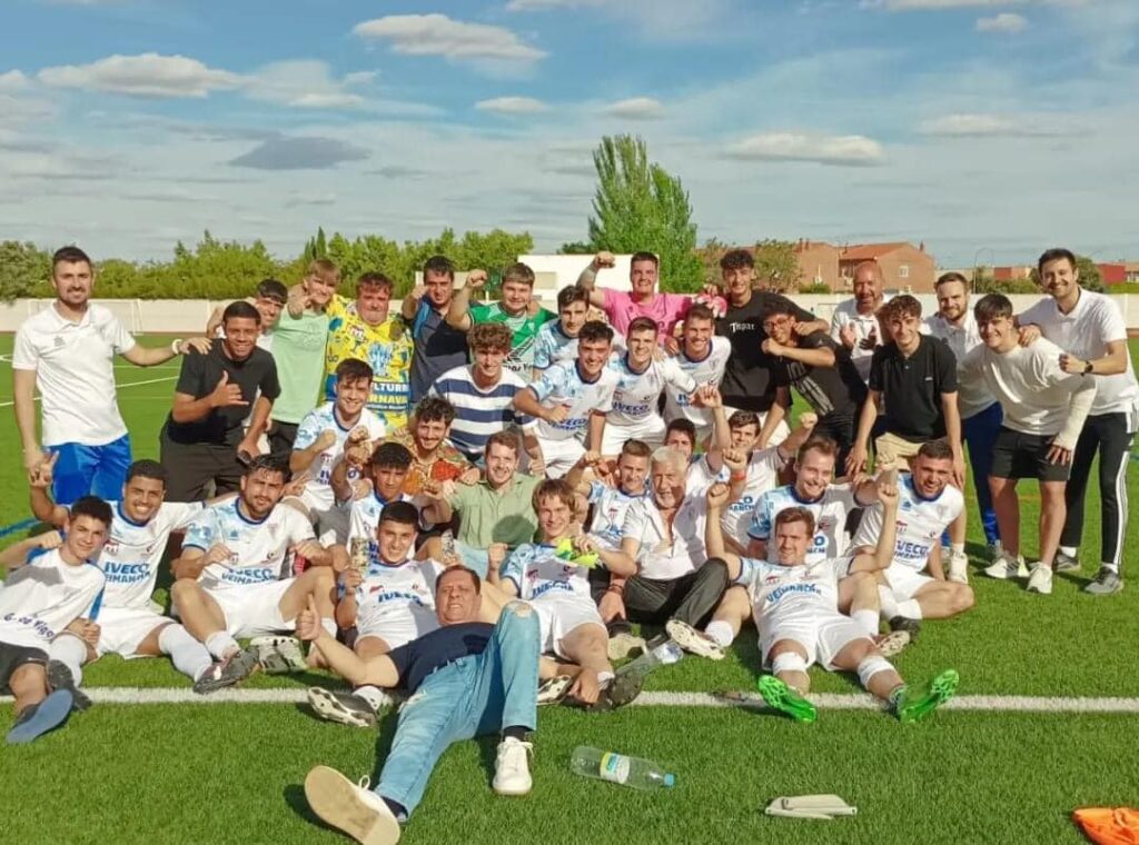 El Miguelturreño celebra la permanencia (Foto: CD Miguelturreño).