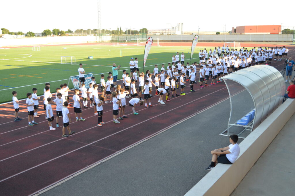 150 niños y niñas participan en el Campus de Fútbol 2024 (Foto: Diario de Miguelturra).