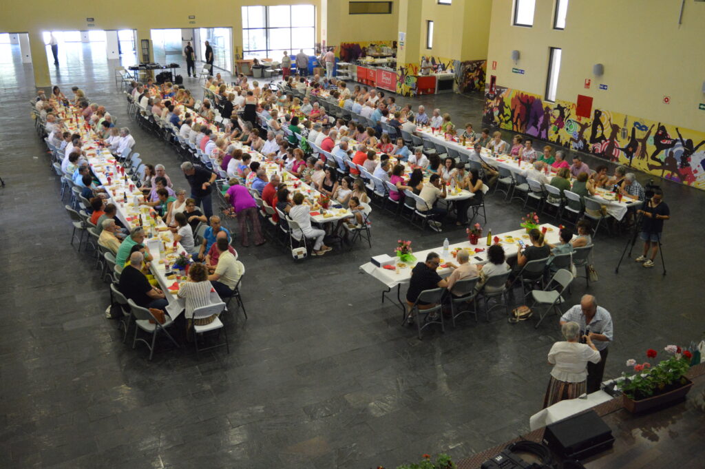 Un total de 250 personas disfrutaron de la comida de convivencia de la Asociación de Jubilados y Pensionistas (Foto: Diario de Miguelturra).