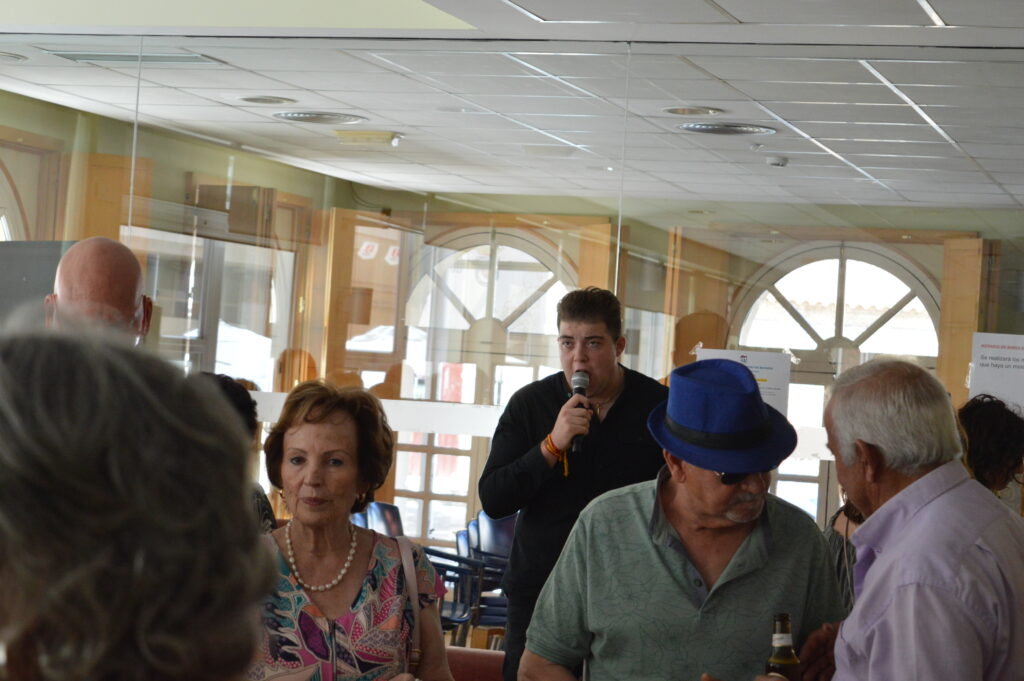 Alejandro Escribano amenizó el acto (Foto: Diario de Miguelturra).