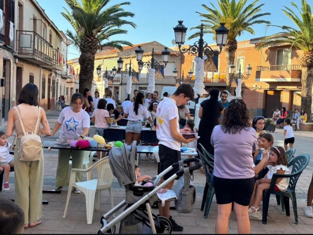 Talleres y juegos organizados por el Grupo Joven de la hermandad de la patrona (Foto: Congregación Virgen de la Estrella).