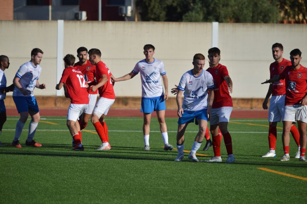 El Miguelturreño también buscó el gol a balón parado frente al Sporting de Alcázar (Foto: Diario de Miguelturra).