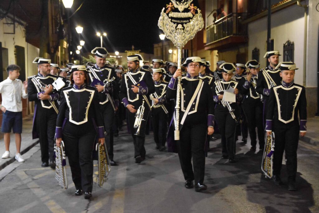 La Agrupación El Cristo participa en la procesión