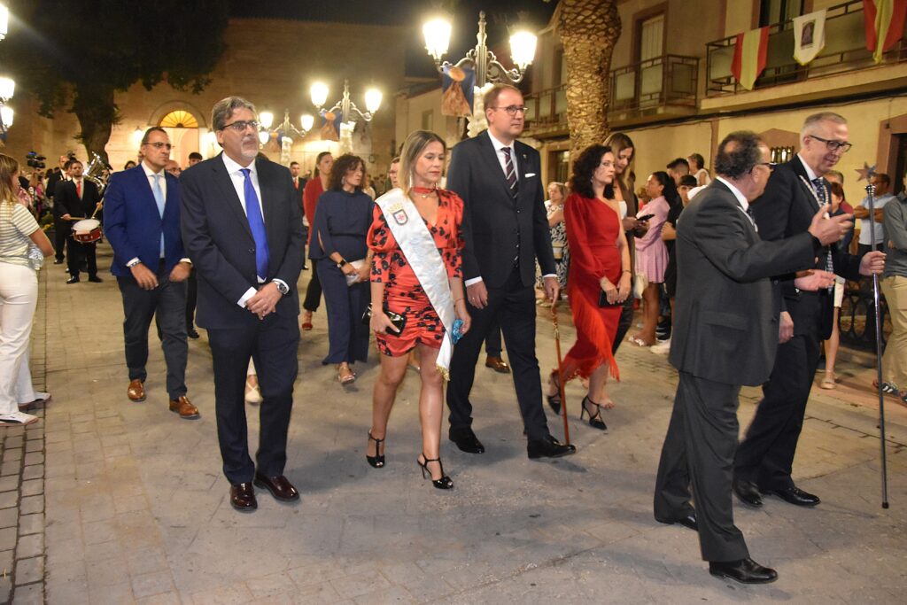 Las autoridades participan en la procesión de la octava de la Virgen de la Estrella