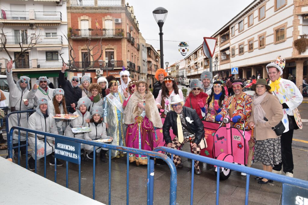 Las peñas viven con alegría una jornada gastronómica