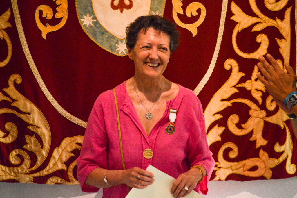 María Teresa Segura recibe la Medalla al Mérito de Protección Civil (Foto: Diario de Miguelturra).