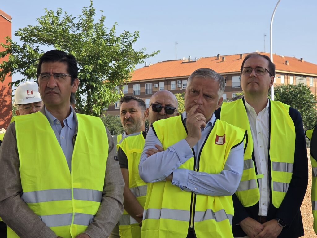 De izqda. a dcha.: José Manuel Caballero, vicepresidente segundo de Castilla-La Mancha; Francisco Cañizares, alcalde de Ciudad Real; y Luis Ramón Mohíno, alcalde de Miguelturra.