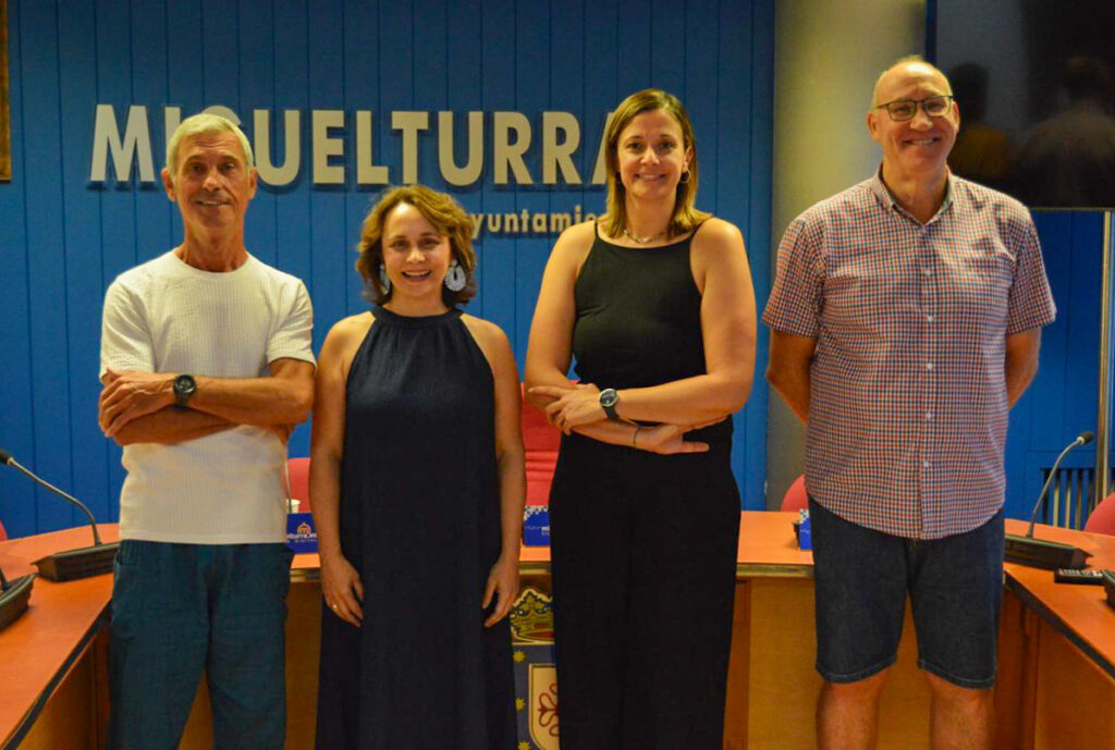 De izqda. a dcha.: Marcial González, Ángela Mohíno, Carmen María Mohíno y Francisco Angulo (Foto: Diario de Miguelturra).