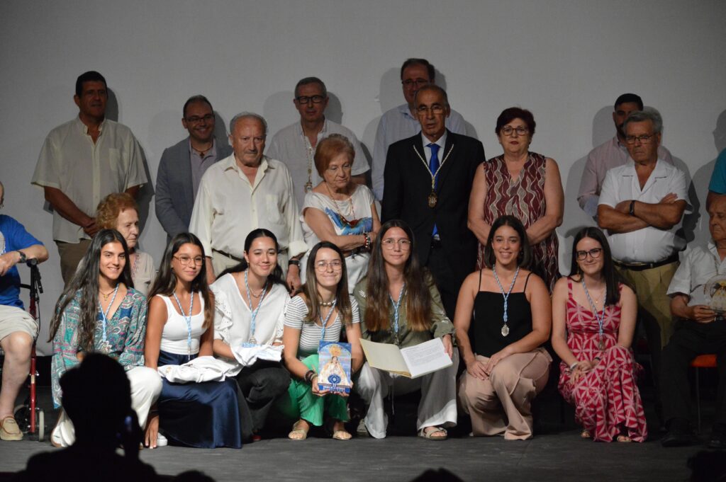 Las chicas del grupo joven de la Congregación (Foto: Diario de Miguelturra).