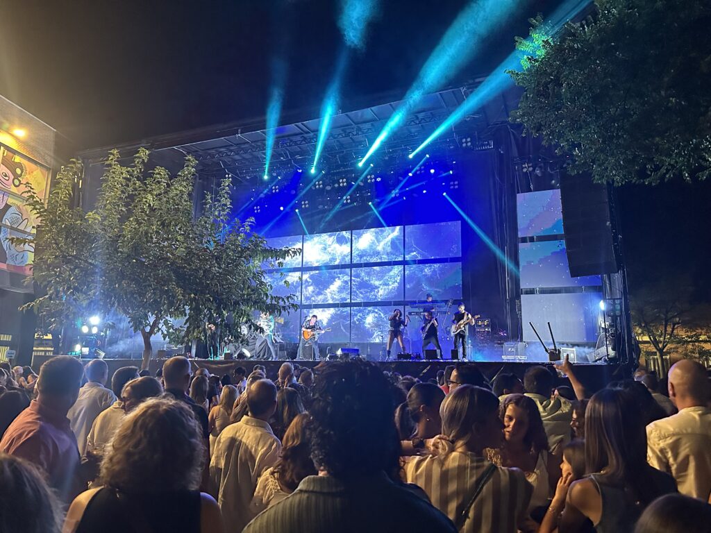 La orquesta 'Liverpool' actuó en el Parque Doctor Fleming | Diario de Miguelturra