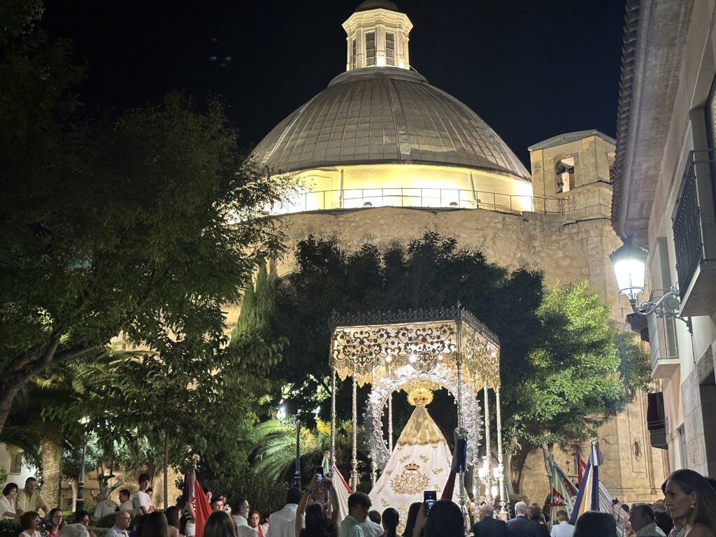 La Virgen de la Estrella a su paso por la ermita del Cristo | Diario de Miguelturra