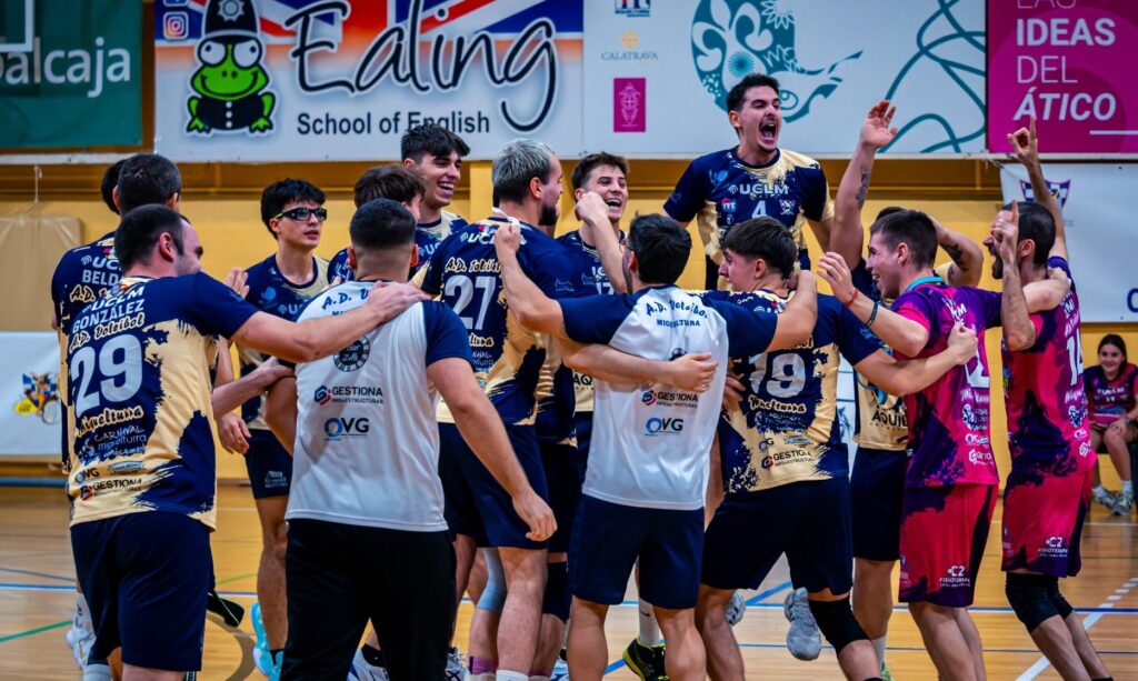 El ADV Miguelturra celebra la victoria | Enrique Ruiz Arenas