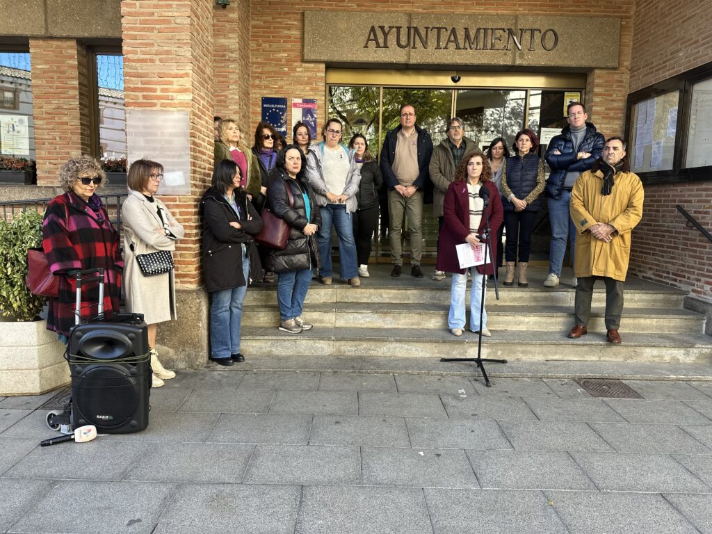 Minuto de silencio por las mujeres asesinadas a causa de la violencia de género | Diario de Miguelturra
