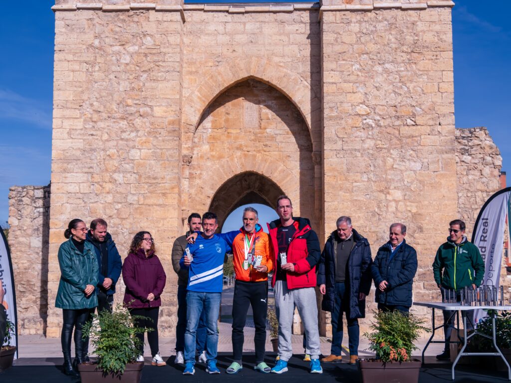 Juan Manuel Delgado y Alfonso Agudo recogen sus respectivos premios | Enrique Ruiz Arenas