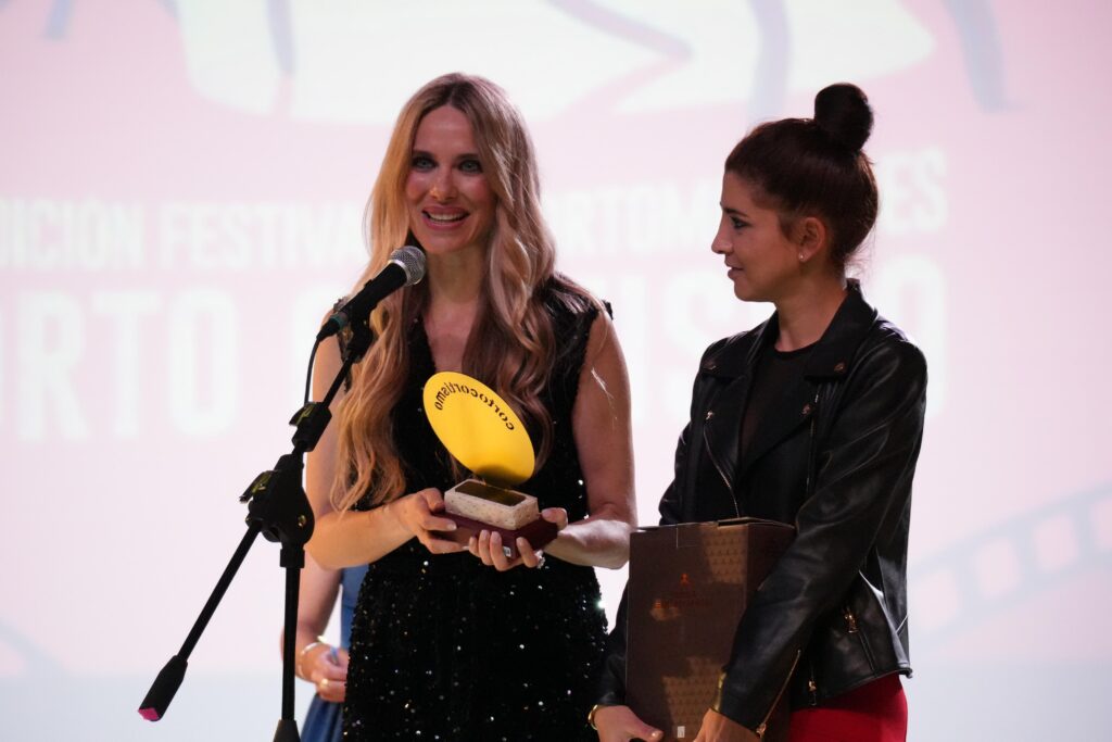 Vanesa Romero recibió el premio a la Mejor Dirección Femenina | Diario de Miguelturra