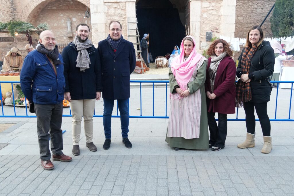 Las autoridades visitaron el Belén Viviente a primera hora de la tarde | Diario de Miguelturra