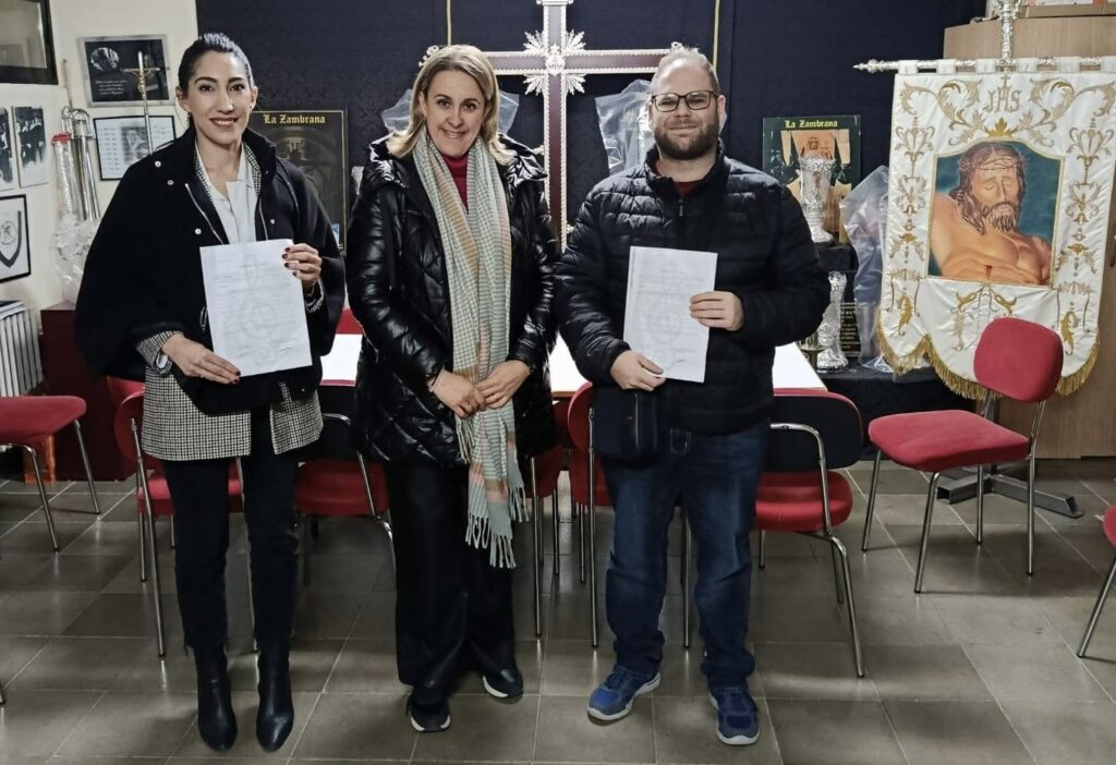 La Hermandad del Cristo de la Piedad y la Unión Musical Ciudad de Valdepeñas sellan su renovación