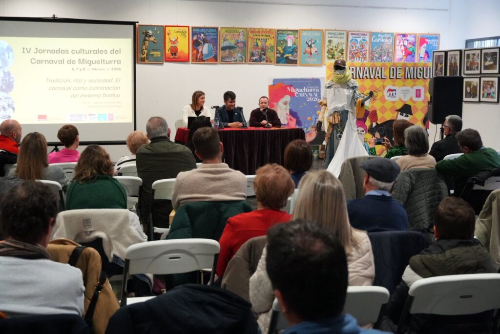 Los asistentes disfrutan de las IV Jornadas Culturales del Carnaval de Miguelturra | Diario de Miguelturra