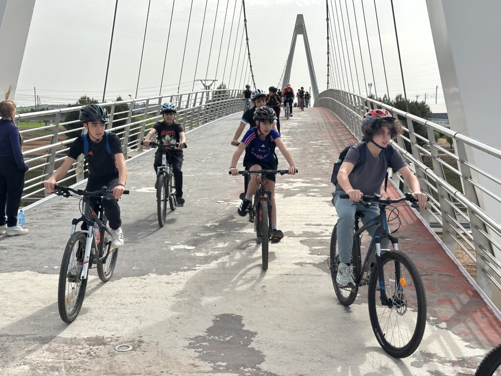 Este año, el recorrido ha llegado hasta la nueva pasarela | Diario de Miguelturra