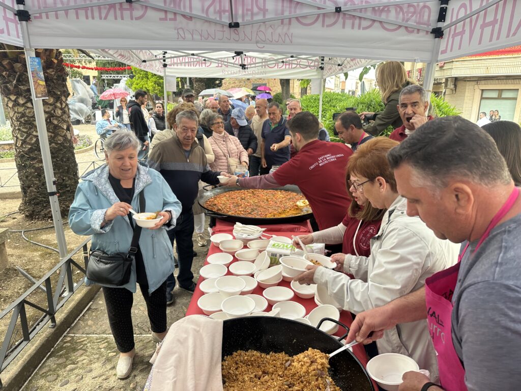 Migas y paella solidaria durante la jornada del sábado del Cristo | Diario de Miguelturra