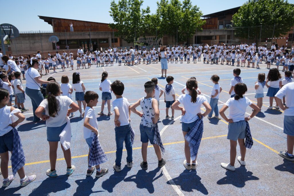 El colegio Clara Campoamor celebra el Día de Castilla-La Mancha | Diario de Miguelturra