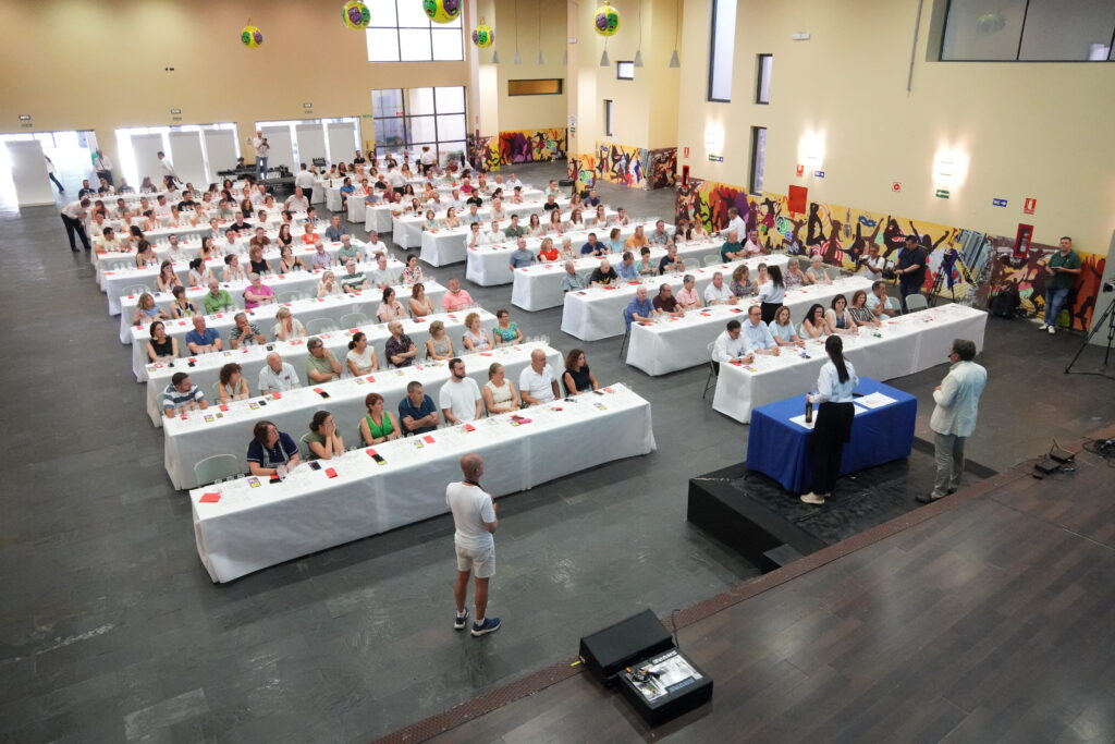 200 personas han disfrutado de la cata de vino del Día de la Provincia | Diario de Miguelturra