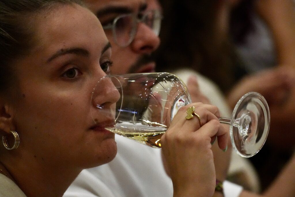 Se han podido degustar un total de seis vinos | Diario de Miguelturra