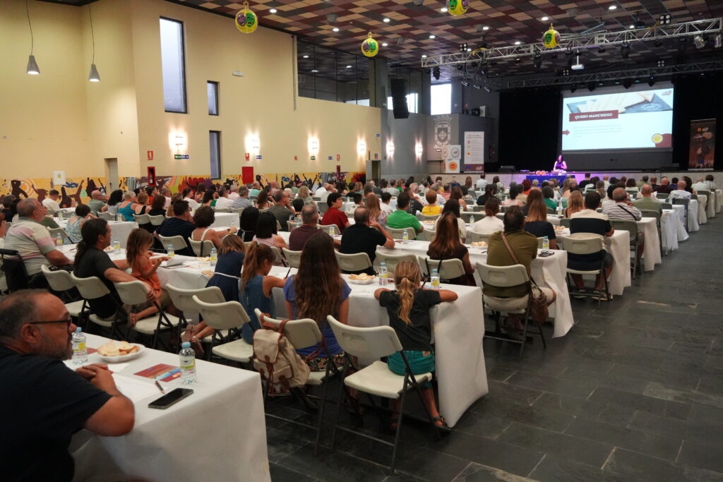 Alrededor de 200 personas han participado en esta cata de queso con motivo del Día de la Provincia | Diario de Miguelturra