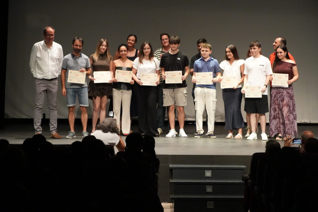 Alumnado de 2º de Bachillerato reconocido en este acto | Diario de Miguelturra