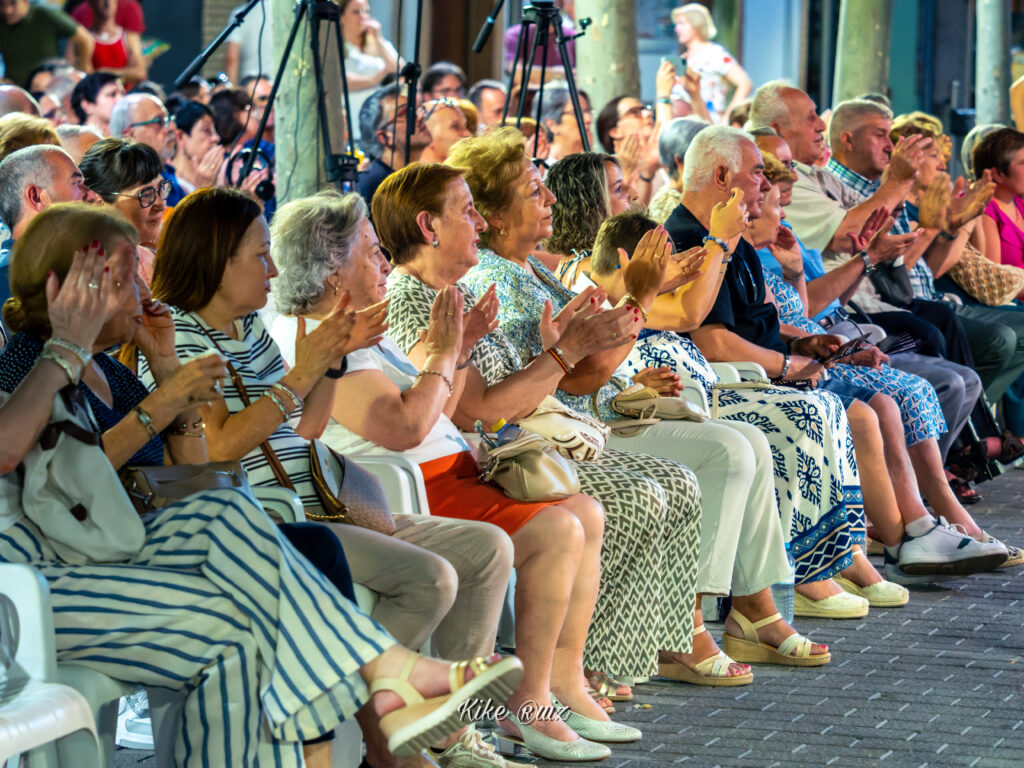 El público arropó a la Banda Sinfónica y se sumó al homenaje a Carmen Cañas | Enrique Ruiz Arenas