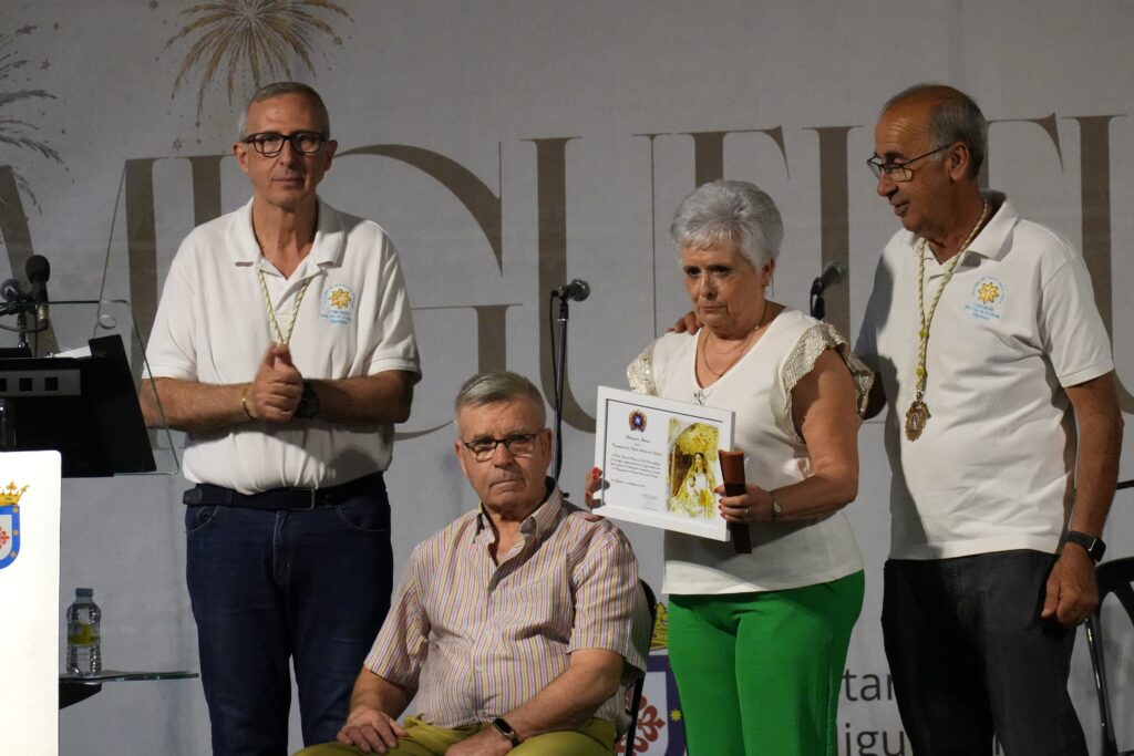 Ramón Gómez y Carmen Palmero reciben el reconocimiento de Hermanos Ilustres de la Congregación de Nuestra Señora de la Estrella | Diario de Miguelturra