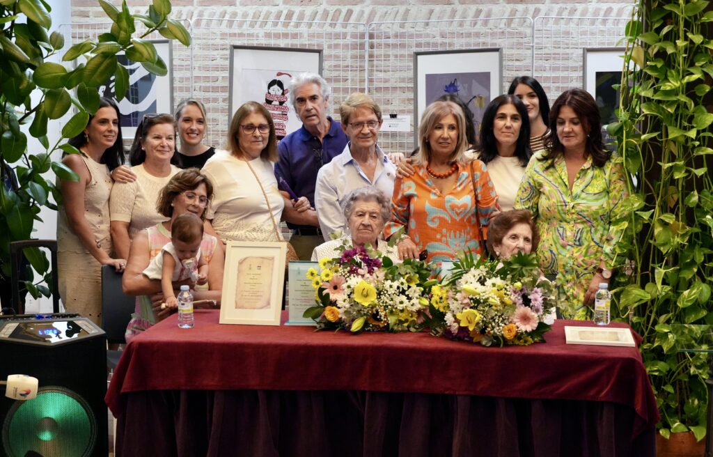 Benita Sánchez García junto a su familia | Diario de Miguelturra