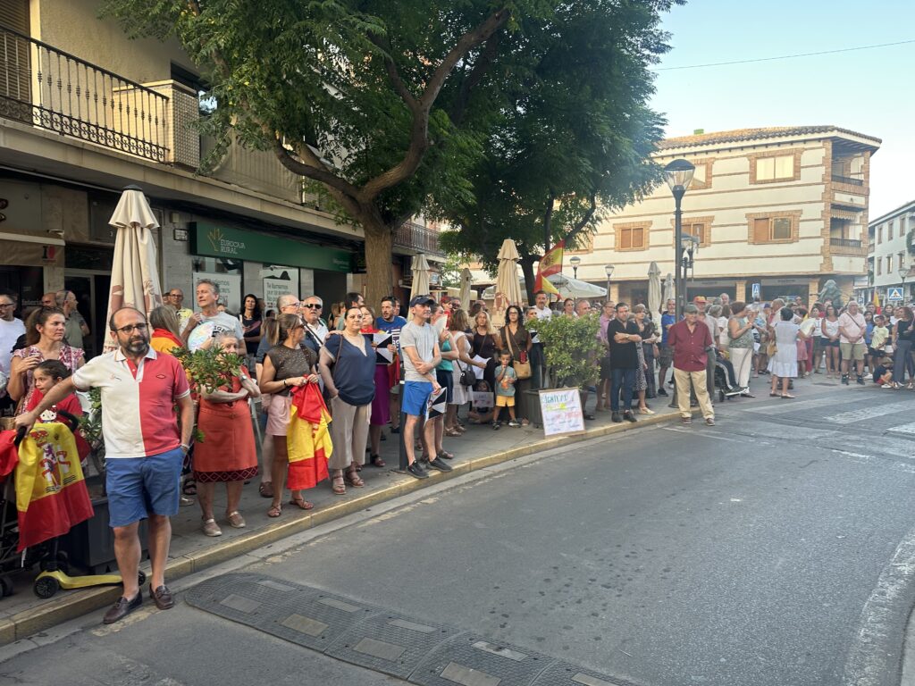 Cientos de personas muestran su apoyo a Ceuta | Diario de Miguelturra